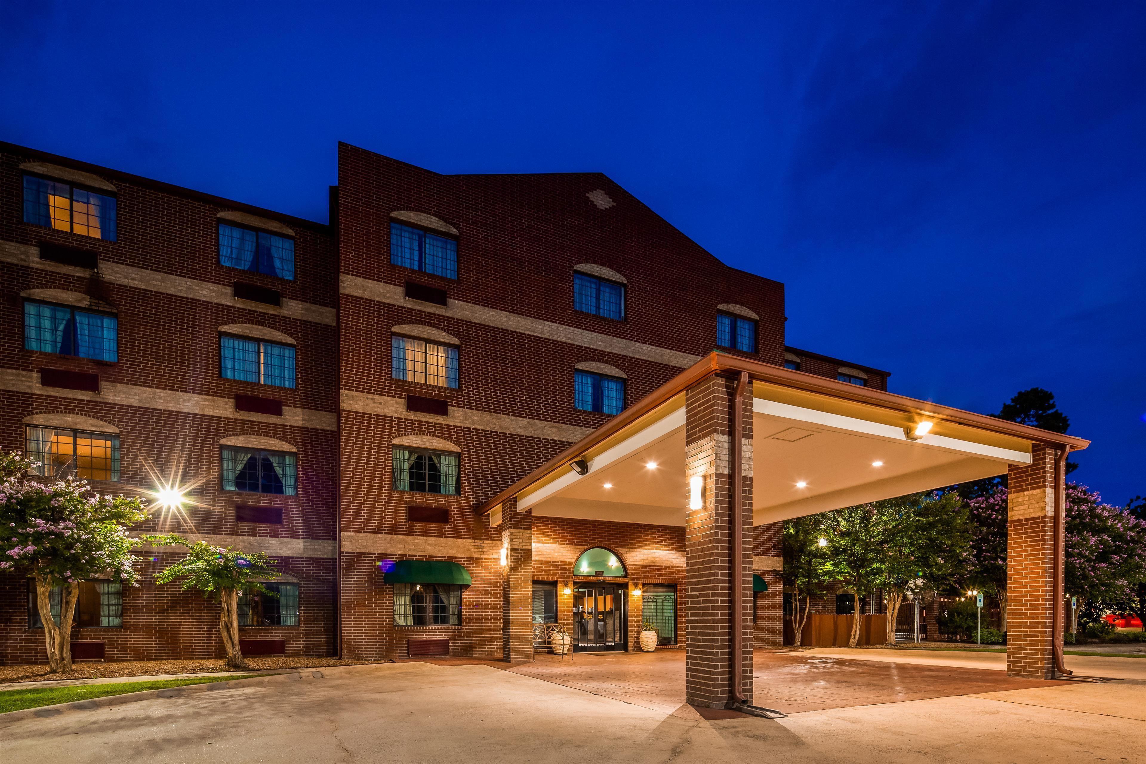 6 Family Hotels Near The Woodlands Golf Resort Worth Booking