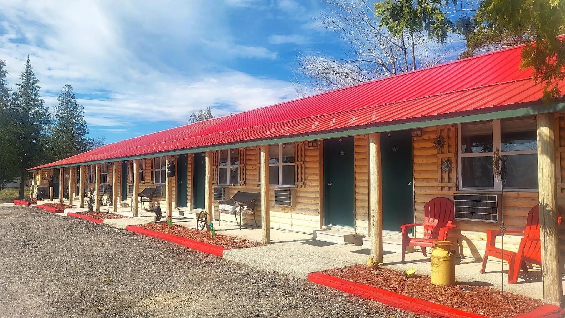 15 Michigan Motels That Actually Deliver Value